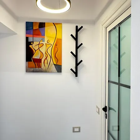 Leti Bazaar Charm * Tirana