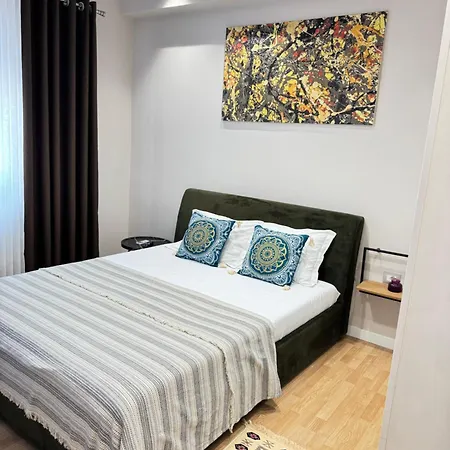 Leti Bazaar Charm Appartamento Tirana